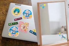 6色RGB印刷（ハイエンドデジタル） レッド、イエロー、グリーンを多用した絵柄の例のサムネイル