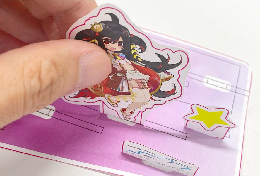 差し込み口とツメが合致しているかどうかを確認