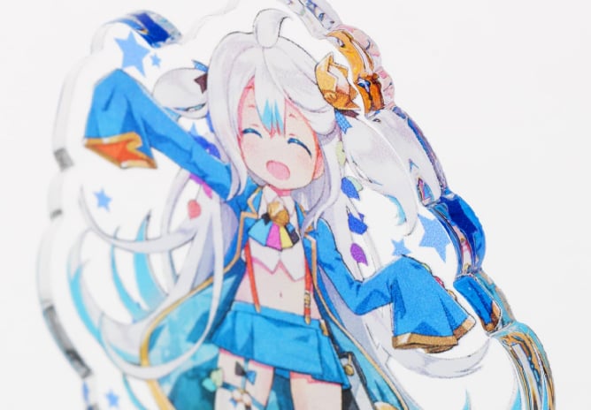 カットラインをデザインに沿わせることで、アクスタ特有の存在感が出ます