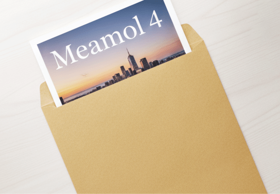 角形2号封筒にパンフレットを入れるイメージ