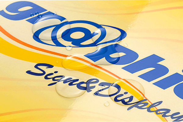 パウチ加工の防水効果イメージ