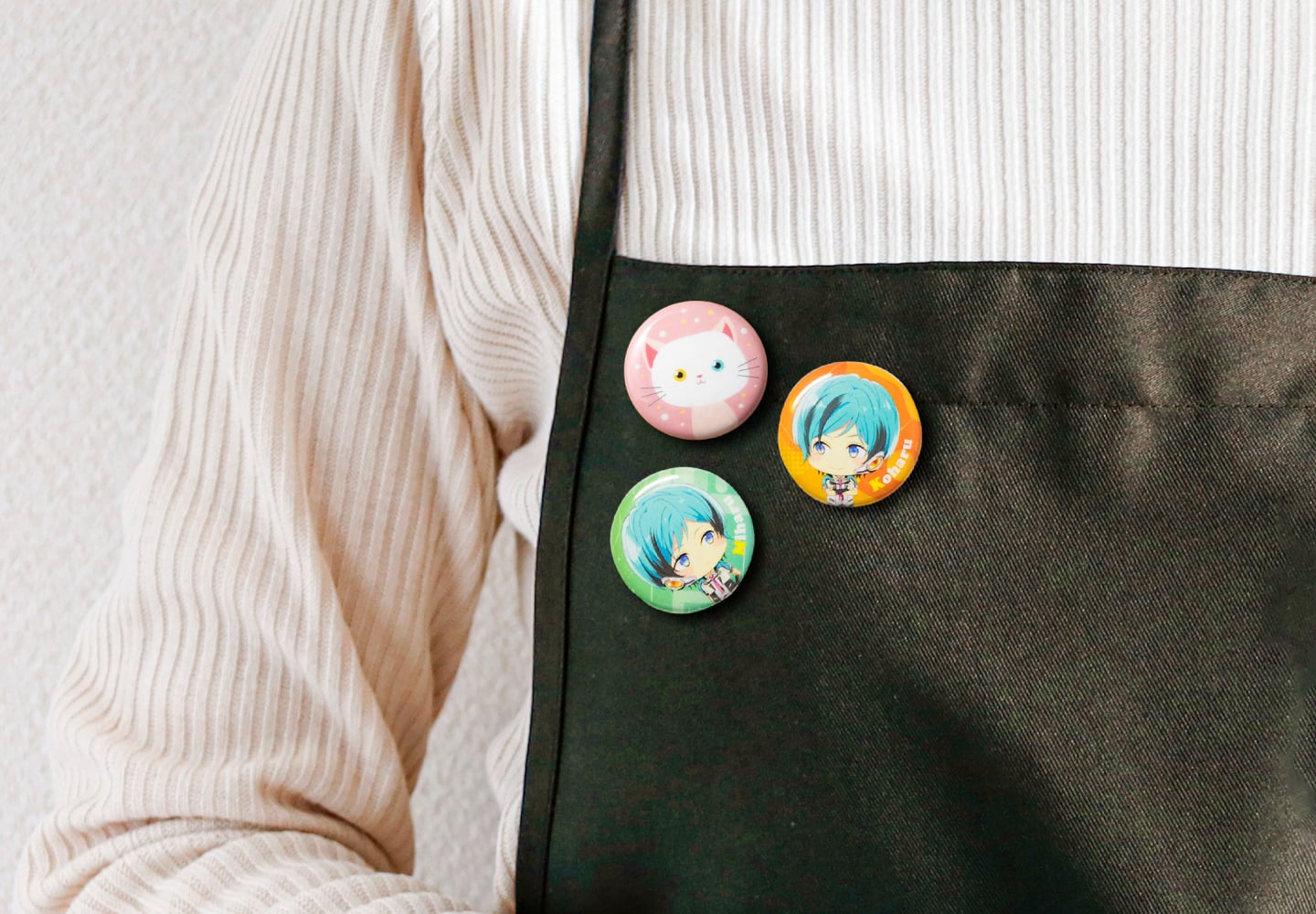 エプロンにつけて気軽にイメージチェンジ。の拡大イメージ