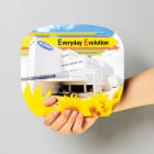 指通しの穴は扇ぎやすく、折かえしがあり、手にもやさしく工夫しました。