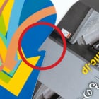 フックを掛けると、はずれにくい構造に。