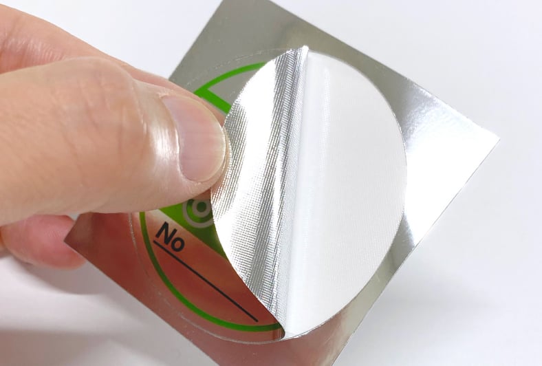 自由な形でハーフカット加工が可能です